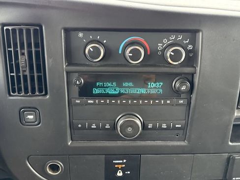 Used 2017 GMC Savana 3500 RWD image 13