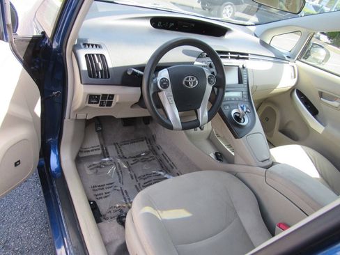 Used 2010 Toyota Prius Five FWD image 14