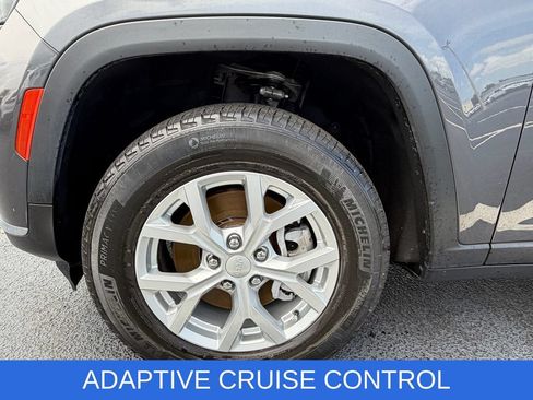 Used 2023 Jeep Grand Cherokee L Limited AWD/4WD image 9