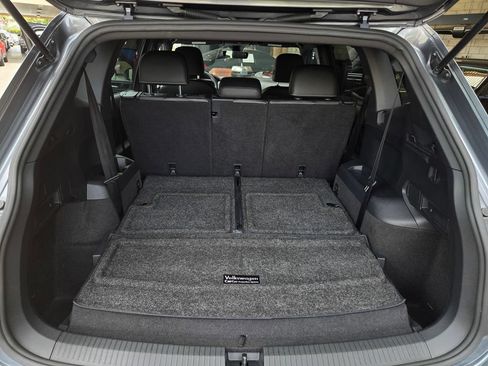 Used 2022 Volkswagen Tiguan SE R-Line FWD image 25