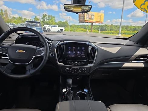 Used 2023 Chevrolet Traverse LT w/ LT Premium Package AWD/4WD image 13