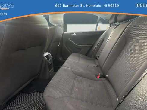 Used 2016 Volkswagen Jetta S image 12