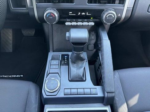 Used 2025 Toyota Tacoma SR5 image 27