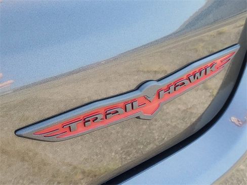 Used 2023 Jeep Compass Trailhawk image 7