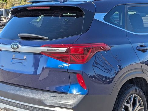 Certified 2021 Kia Seltos EX image 7