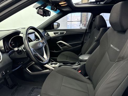 Used 2017 Hyundai Veloster Value Edition image 11