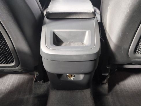 Used 2016 Volvo XC90 T5 R-Design image 29