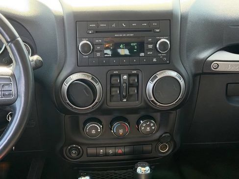 Used 2018 Jeep Wrangler Unlimited Sport AWD/4WD image 14