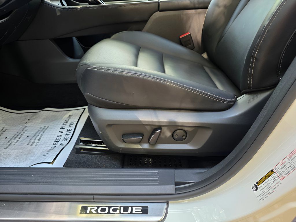 Used 2023 Nissan Rogue SL w/ SL Premium Package AWD/4WD image 18