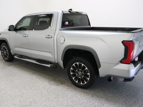 Used 2022 Toyota Tundra Limited w/ Power Package AWD/4WD image 9
