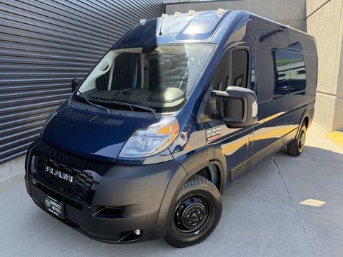Used 2021 RAM ProMaster 2500 w/ Convenience Group FWD image 2