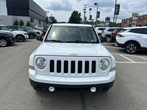 Used 2015 Jeep Patriot High Altitude AWD/4WD image 2