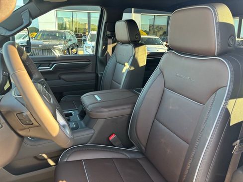 New 2026 GMC Sierra 2500 Denali w/ Denali Reserve Package image 17