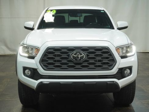 Used 2020 Toyota Tacoma TRD Off-Road w/ Technology Package AWD/4WD image 8