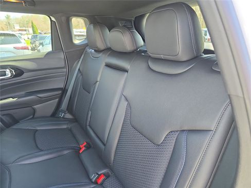 New 2026 Jeep Compass Latitude image 15