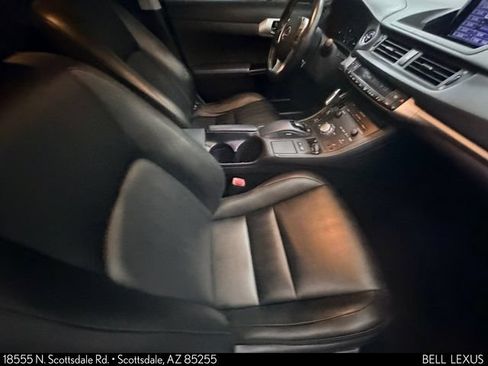 Used 2013 Lexus CT 200h w/ Premium Pkg w/Navigation FWD image 12