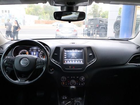 Used 2019 Jeep Cherokee Trailhawk w/ Cold Weather Group AWD/4WD image 13