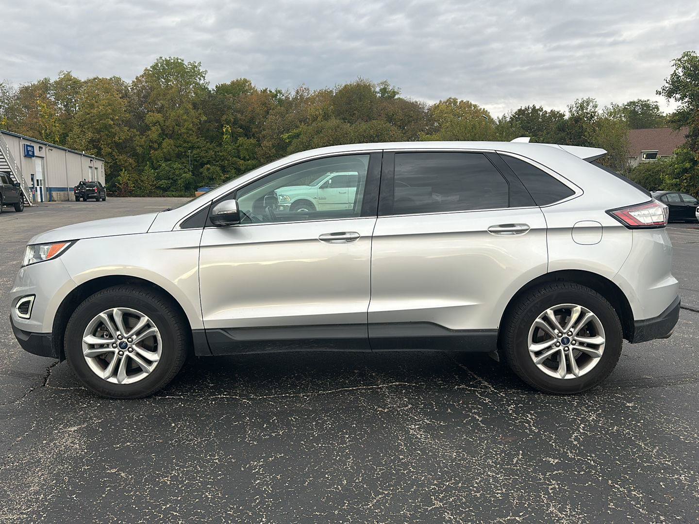 Used 2017 Ford Edge SEL w/ Equipment Group 201A AWD/4WD image 8