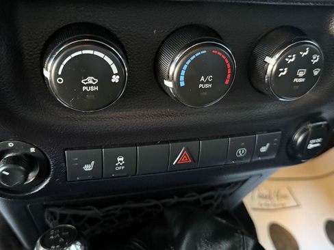 Used 2014 Jeep Wrangler Sahara w/ Connectivity Group AWD/4WD image 32
