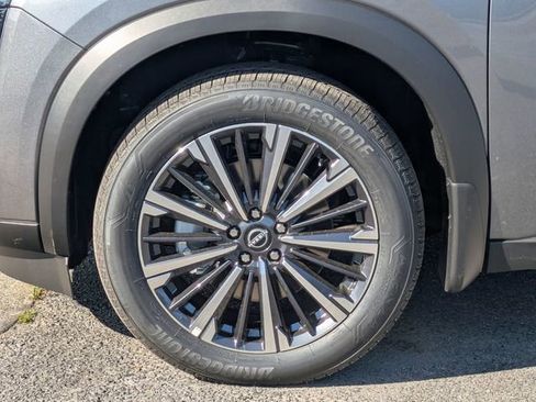 New 2026 Nissan Pathfinder Platinum FWD image 10