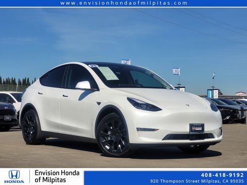 Used 2025 Tesla Model Y Long Range image 1