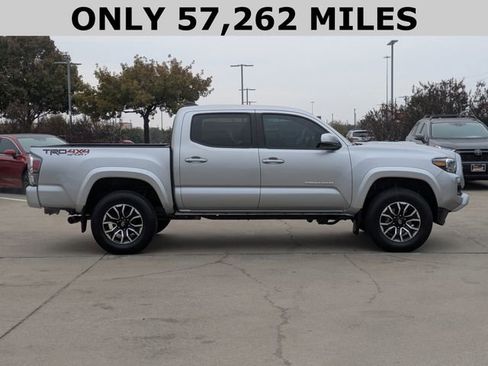 Used 2022 Toyota Tacoma TRD Sport image 4