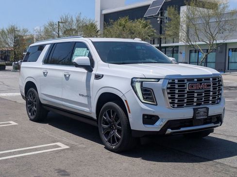 New 2026 GMC Yukon XL Denali w/ Sun & Power Step Package AWD/4WD image 7