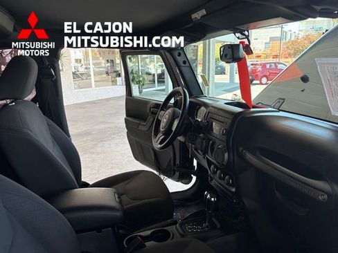 Used 2018 Jeep Wrangler Sport AWD/4WD image 21