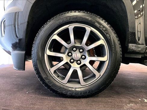 Used 2018 GMC Canyon Denali image 8