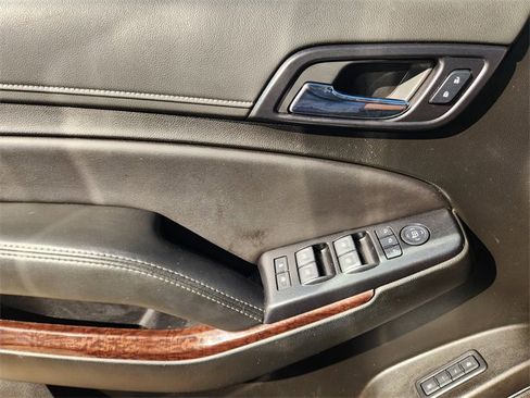 Used 2020 GMC Yukon XL SLT image 25