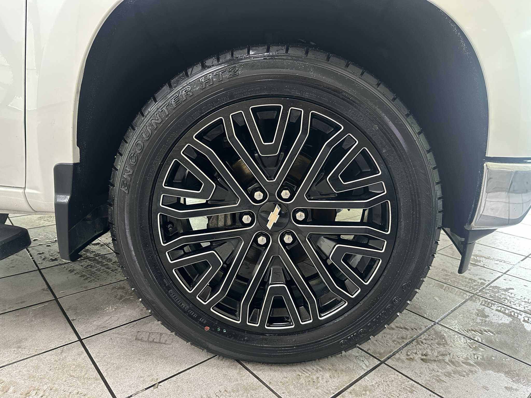 Used 2024 Chevrolet Silverado 1500 LTZ AWD/4WD image 14