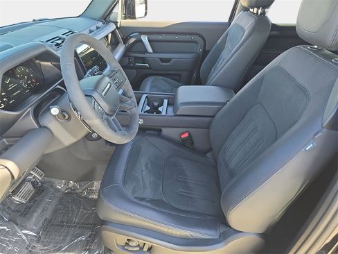 Used 2024 Land Rover Defender 90 V8 image 15