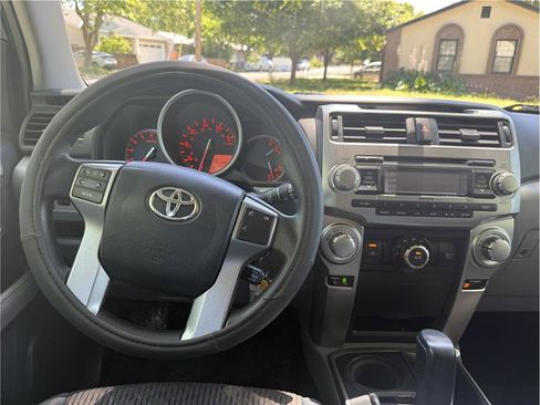 Used 2012 Toyota 4Runner SR5 AWD/4WD image 10