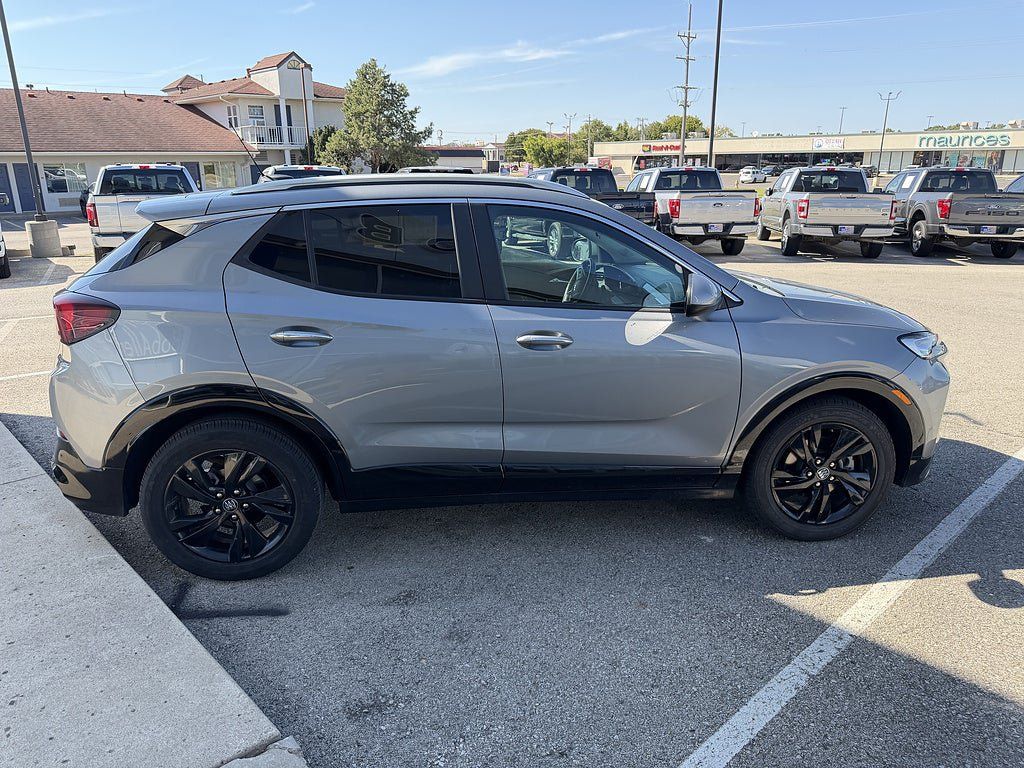 Used 2024 Buick Encore GX Sport Touring FWD image 6