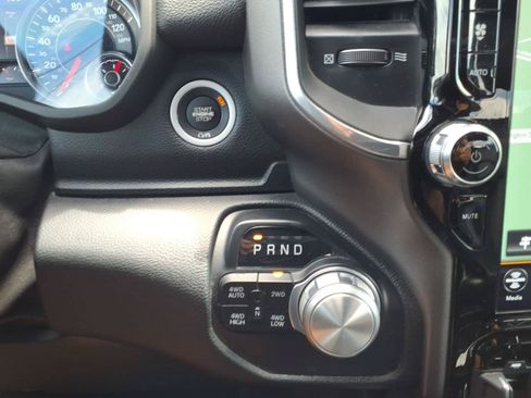 Used 2021 RAM 1500 Laramie w/ Sport Appearance Package AWD/4WD image 25