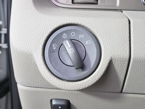 Used 2014 Lincoln Navigator 4WD image 25