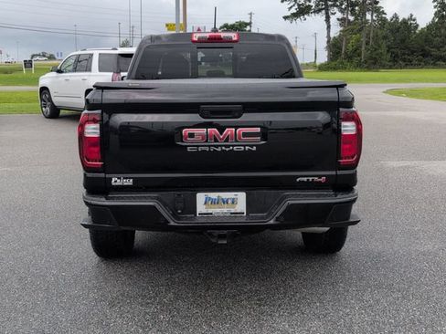 Used 2024 GMC Canyon AT4 w/ Technology Package AWD/4WD image 10