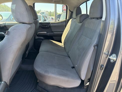 Used 2016 Toyota Tacoma SR5 w/ Towing Package RWD image 9