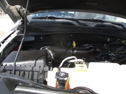 Used 2011 Jeep Liberty Sport AWD/4WD image 31