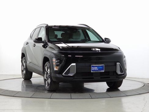Certified 2025 Hyundai Kona SEL image 1