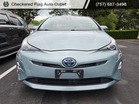 Used 2016 Toyota Prius Four Touring w/ Premium Convenience Package FWD image 2