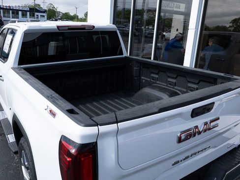 New 2026 GMC Sierra 1500 SLT AWD/4WD image 8