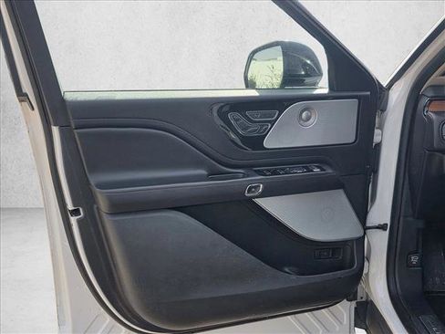 Used 2020 Lincoln Aviator Reserve w/ Equipment Group 202A image 13
