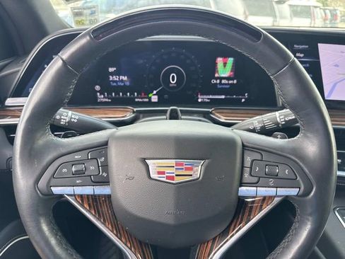 Used 2023 Cadillac Escalade Premium Luxury image 31