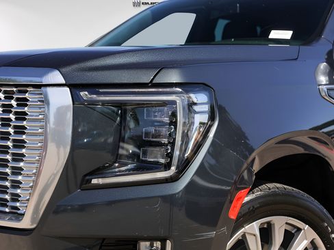 Used 2022 GMC Yukon XL Denali w/ Max Trailering Package AWD/4WD image 3