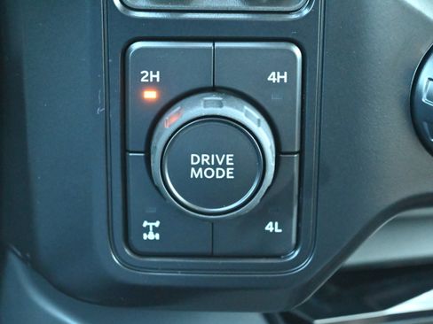 New 2026 Ford F250 Lariat w/ Black Appearance Package image 25