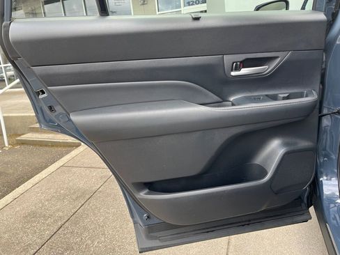 Used 2024 Toyota Grand Highlander XLE AWD/4WD image 13