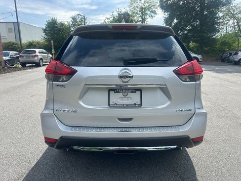 Used 2017 Nissan Rogue SV AWD/4WD image 6