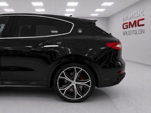 Used 2019 Maserati Levante Trofeo AWD/4WD image 7