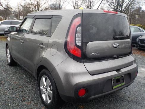 Used 2018 Kia Soul w/ Convenience Package image 3